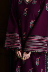 Batik Luxury 3-Piece Suit with Contrast Green Shawl