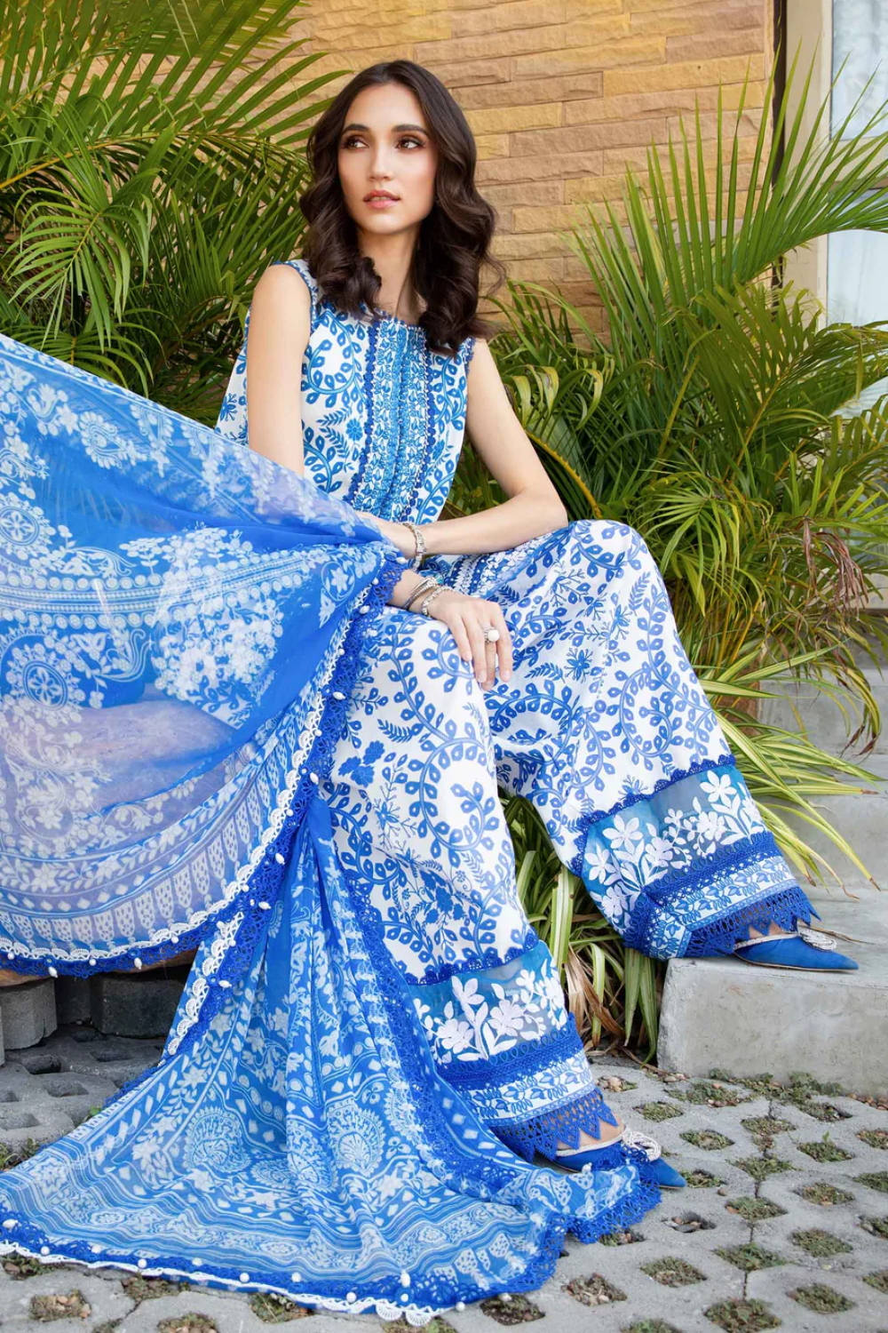 Unstitched 3 Piece Lawn MPT-2504B