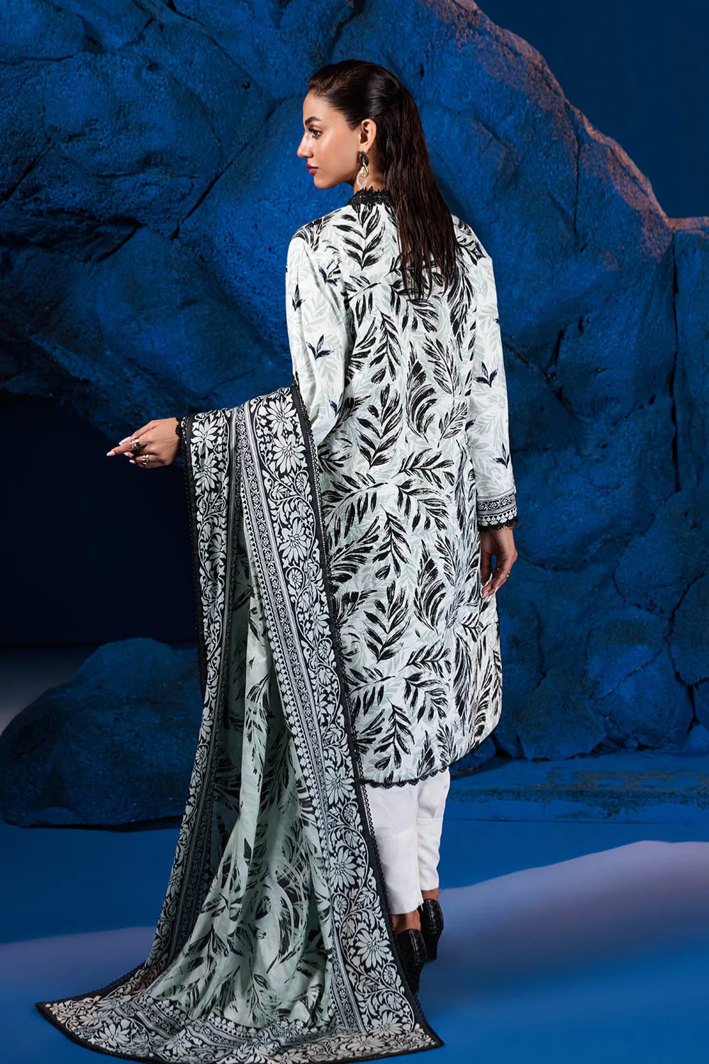 Unstitched Printed Lawn 3 Piece Leafy Dale