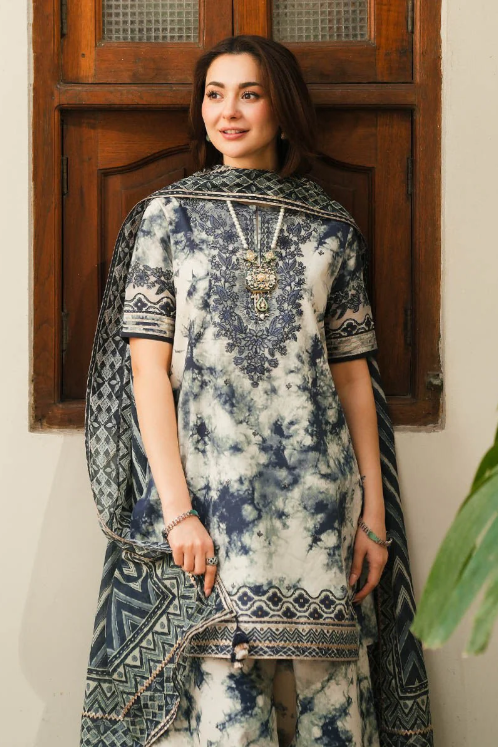 Unstitched 3 Piece Lawn Embroidered SP-Blue