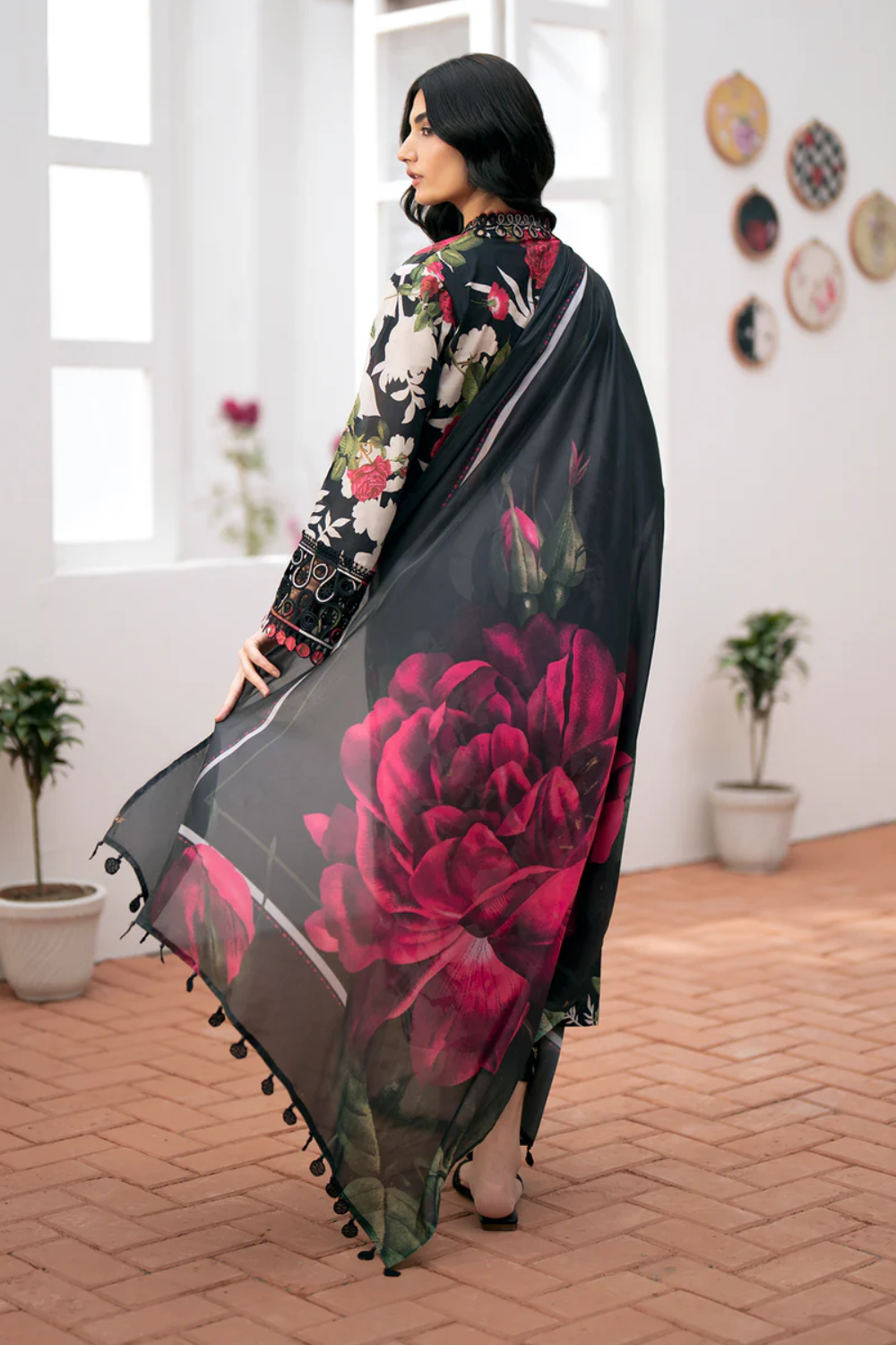 Embroidered Lawn 3 Piece Unstitched UF352