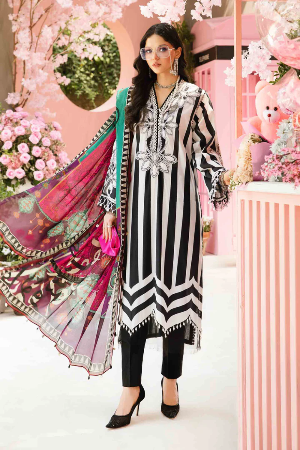 Unstitched 3 Piece Lawn MPT-2609B