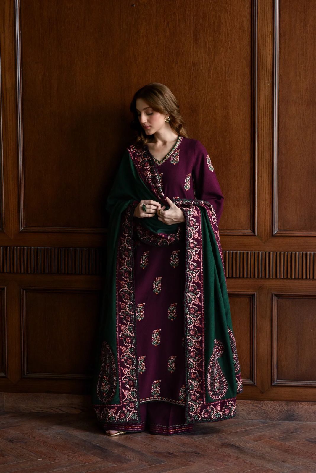 Batik Luxury 3-Piece Suit with Contrast Green Shawl